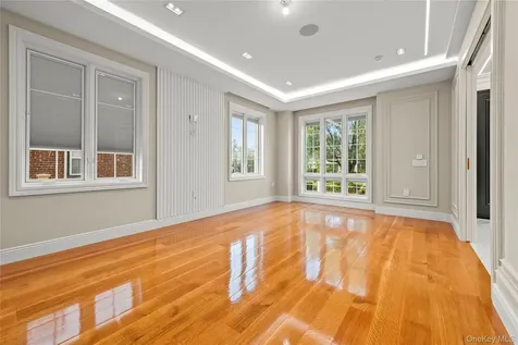 18108 69th Avenue Fresh Meadows NY 11365