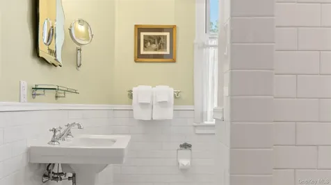 4317 Ny 23 Hudson NY 12534