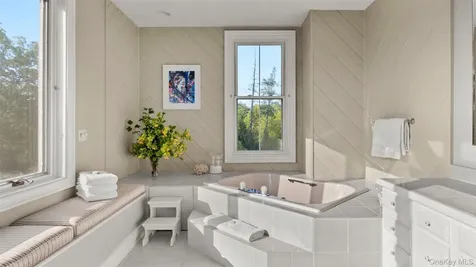 4317 Ny 23 Hudson NY 12534