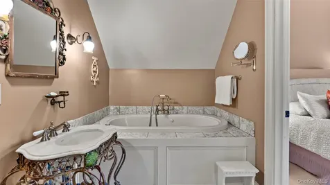 4317 Ny 23 Hudson NY 12534