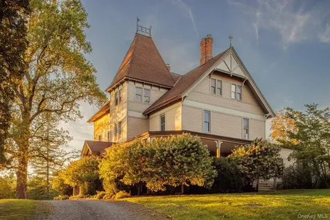 4317 Ny 23 Hudson NY 12534