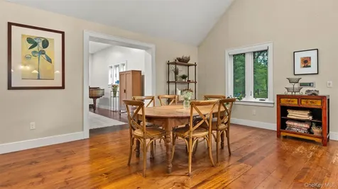 4317 Ny 23 Hudson NY 12534