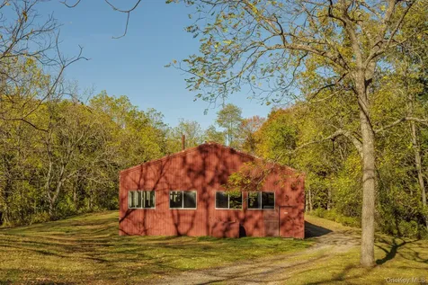 4317 Ny 23 Hudson NY 12534