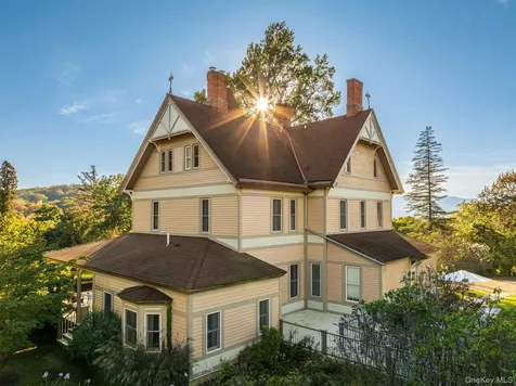 4317 Ny 23 Hudson NY 12534