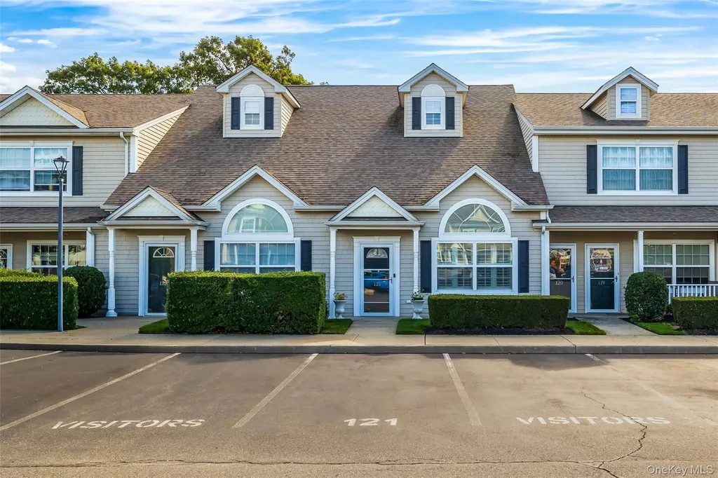 121 Willow Lane Valley Stream NY 11580