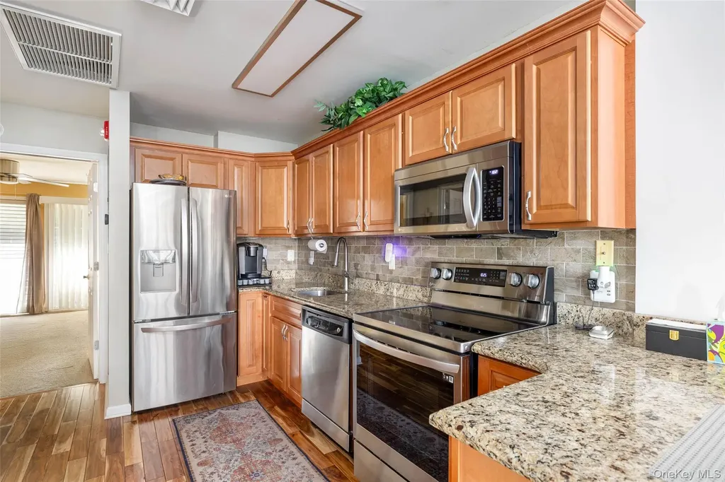 121 Willow Lane Valley Stream NY 11580