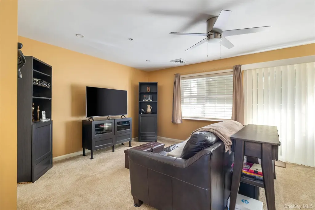 121 Willow Lane Valley Stream NY 11580