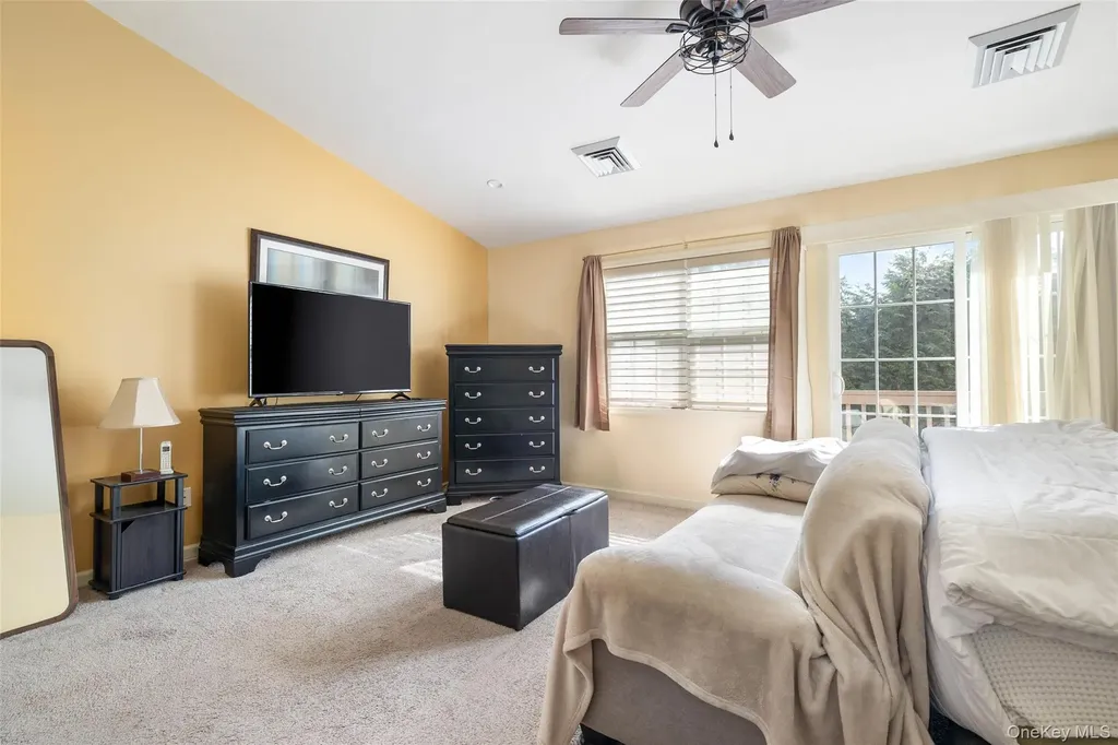 121 Willow Lane Valley Stream NY 11580