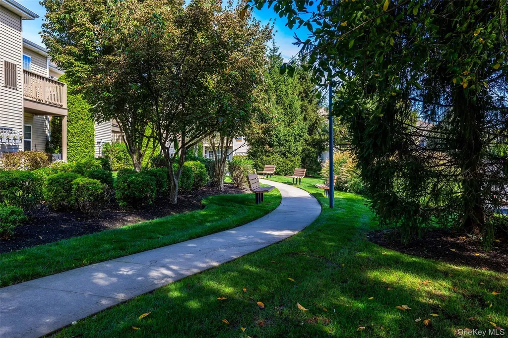121 Willow Lane Valley Stream NY 11580