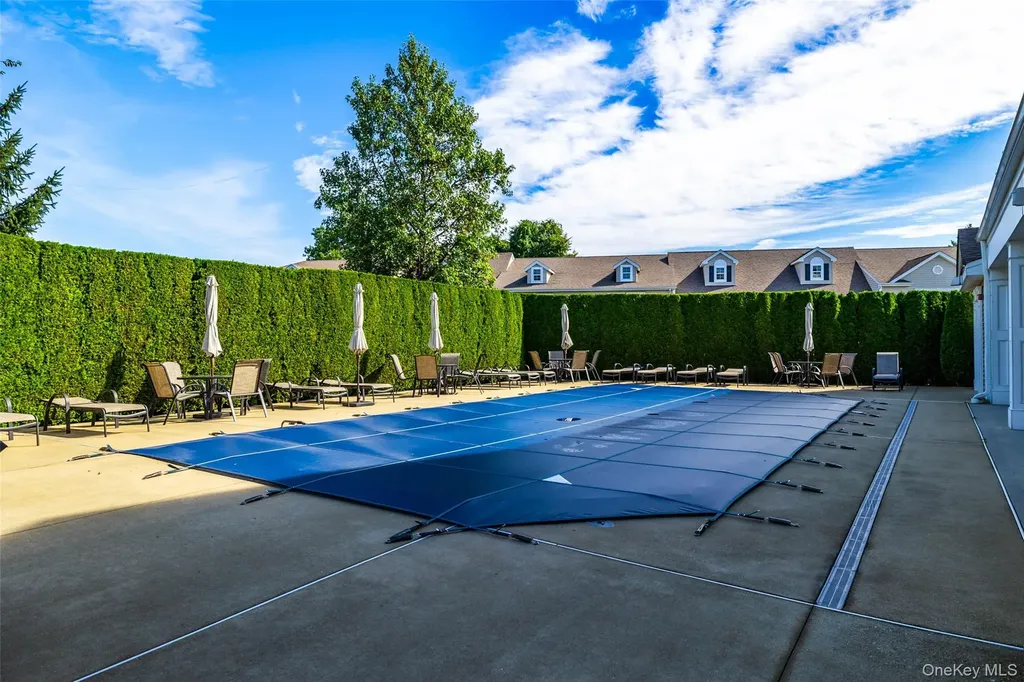 121 Willow Lane Valley Stream NY 11580