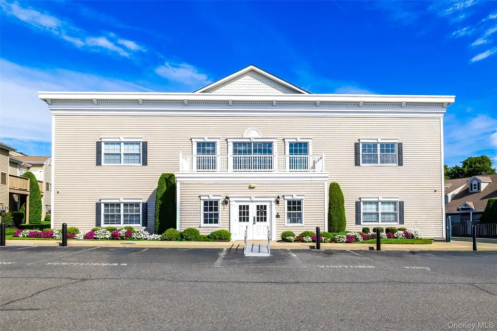 121 Willow Lane Valley Stream NY 11580