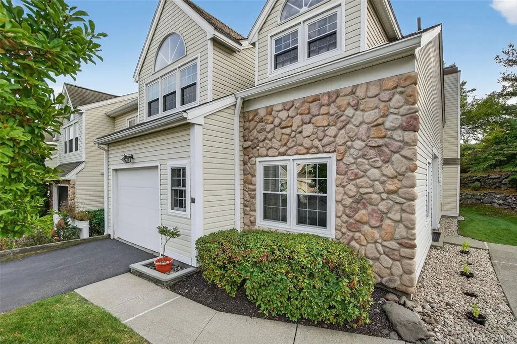 37 Spruce Ridge Drive Fishkill NY 12524