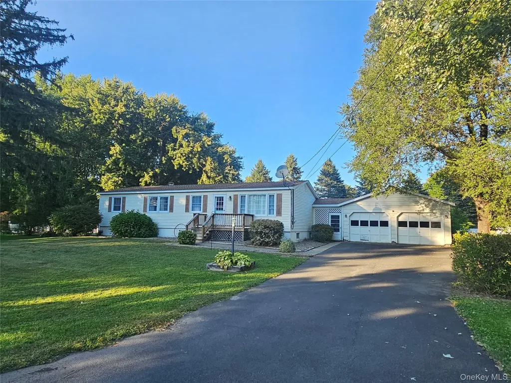 19 Rivenburg Lane Hudson NY 12534