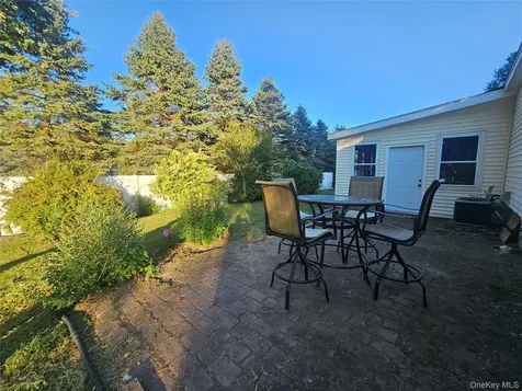 19 Rivenburg Lane Hudson NY 12534