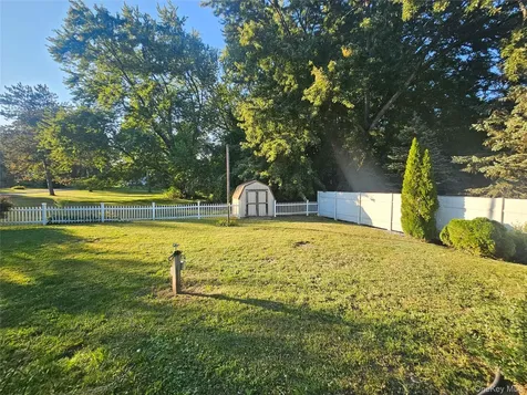 19 Rivenburg Lane Hudson NY 12534