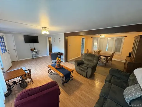 19 Rivenburg Lane Hudson NY 12534