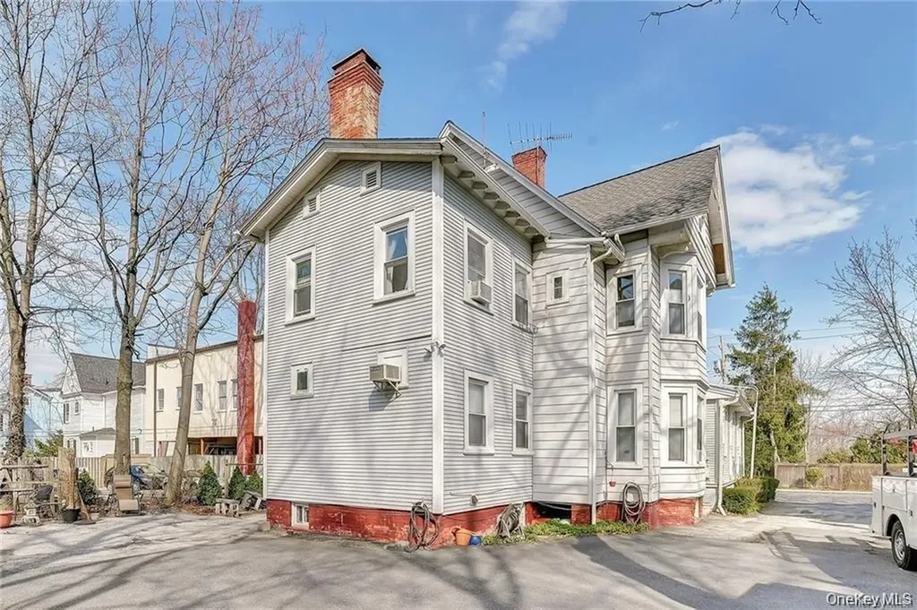 70 N Broadway Nyack NY 10960