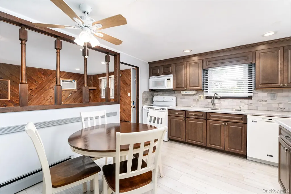 4 Comet Road Selden NY 11784