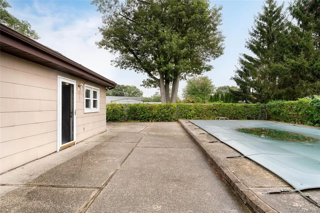 4 Comet Road Selden NY 11784