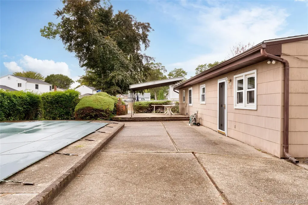 4 Comet Road Selden NY 11784