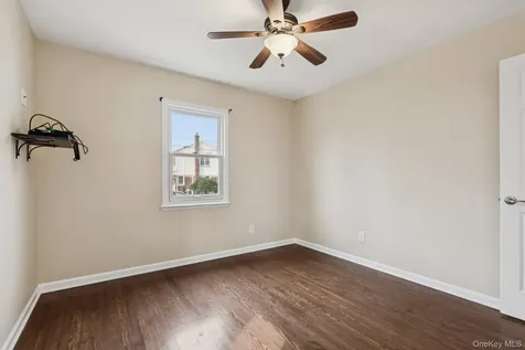 105 Devon Road Albertson NY 11507