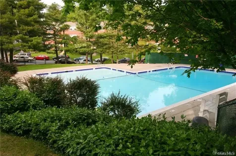 182 Pinewood Road Hartsdale NY 10530