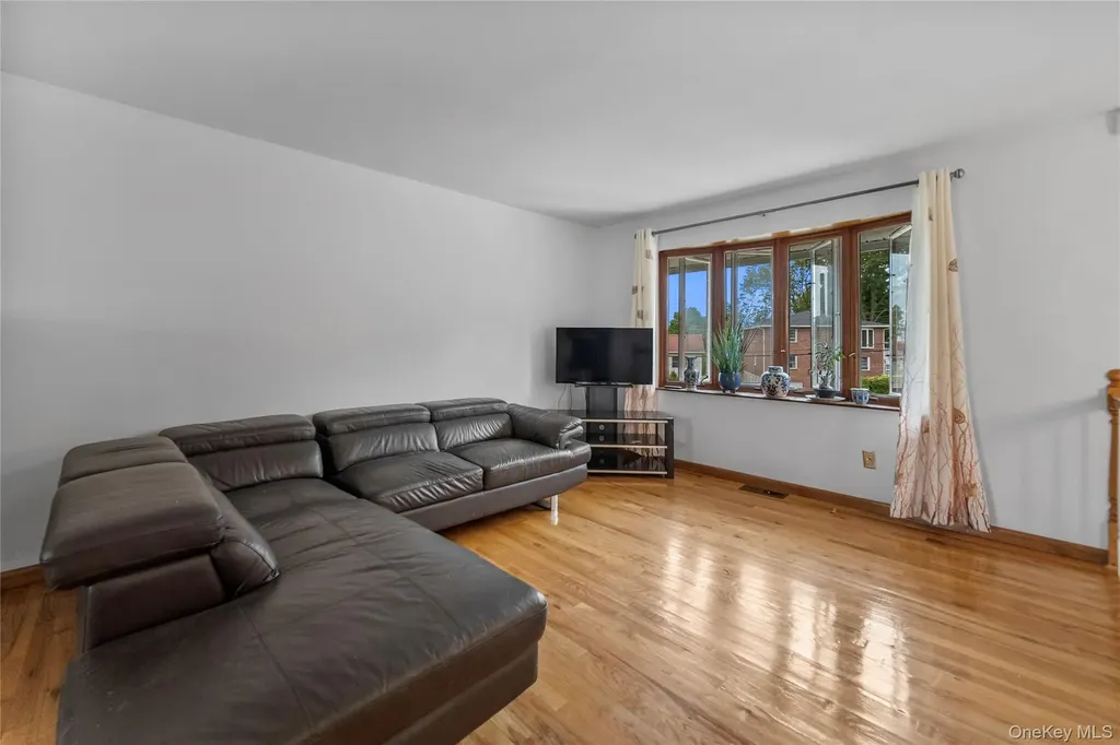 35 Westwind Road Yonkers NY 10710