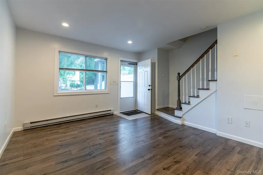 72 Tudor Lane Bay Shore NY 11706