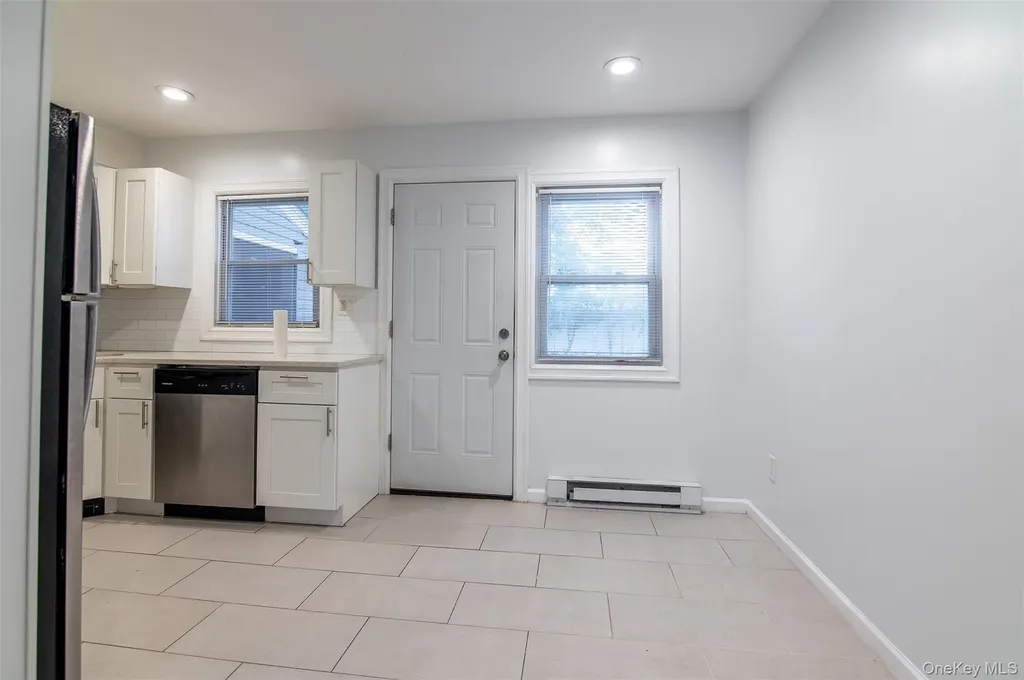 72 Tudor Lane Bay Shore NY 11706