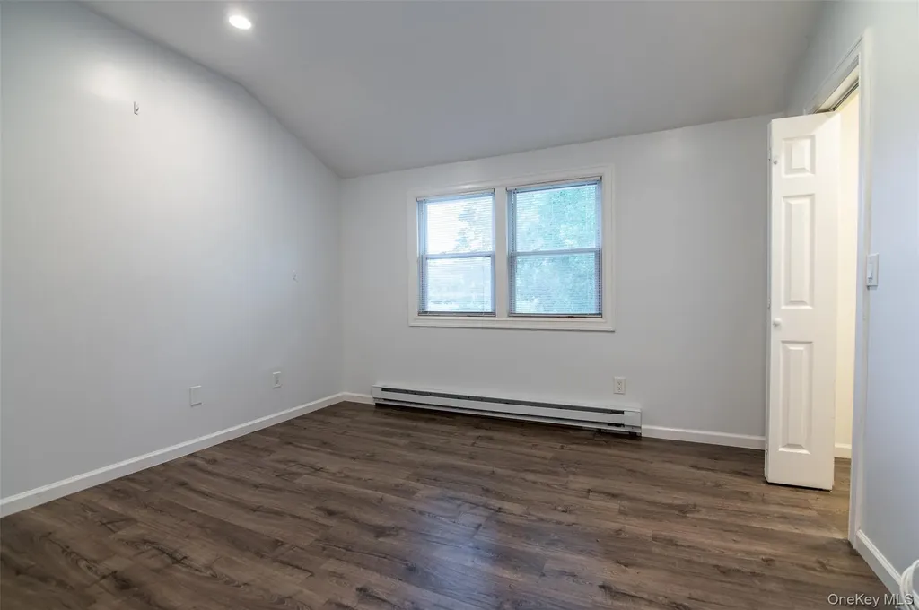 72 Tudor Lane Bay Shore NY 11706