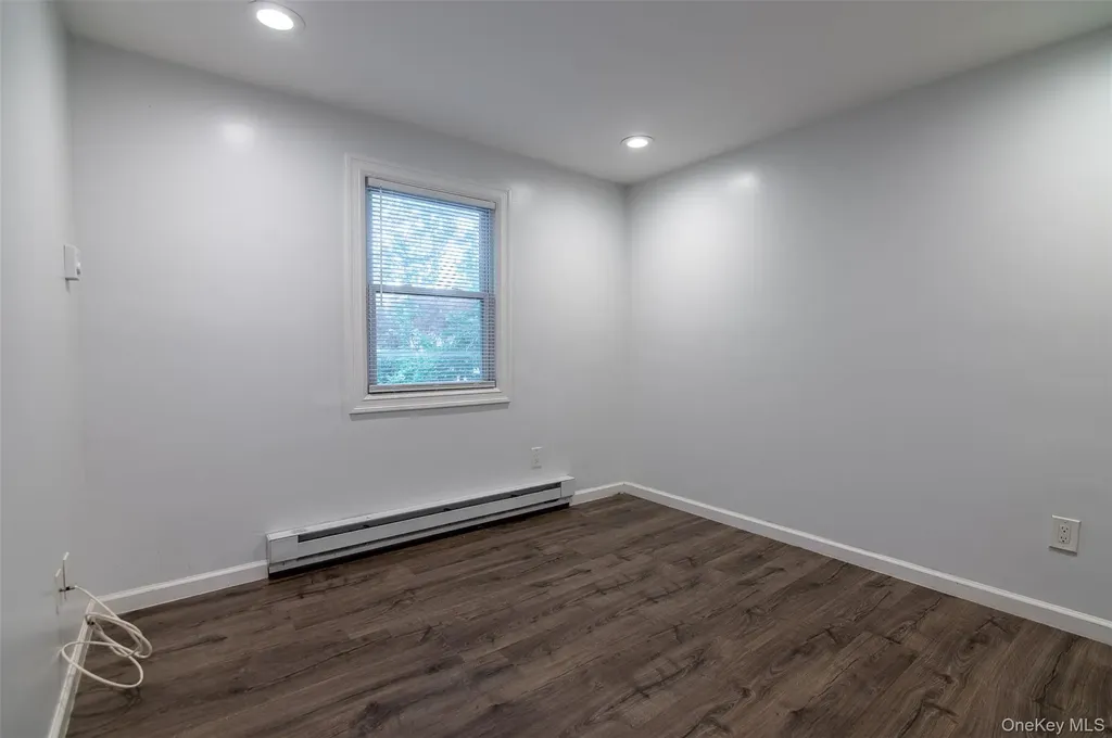 72 Tudor Lane Bay Shore NY 11706