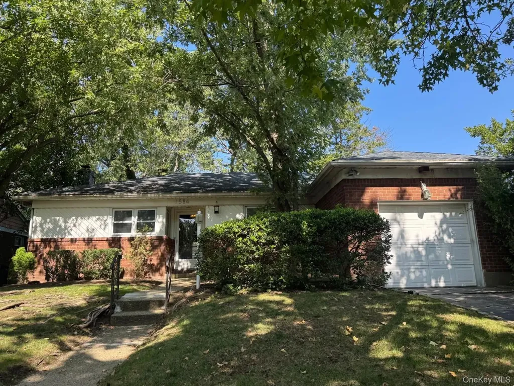 1584 Kew Avenue Hewlett NY 11557