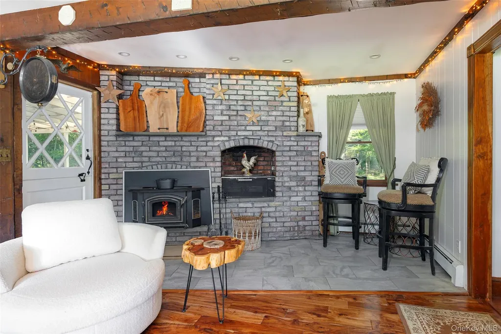 404 Gretna Road Hyde Park NY 12538