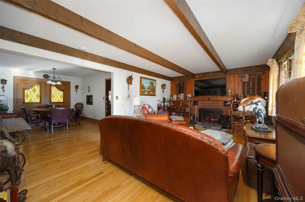 404 Gretna Road Hyde Park NY 12538