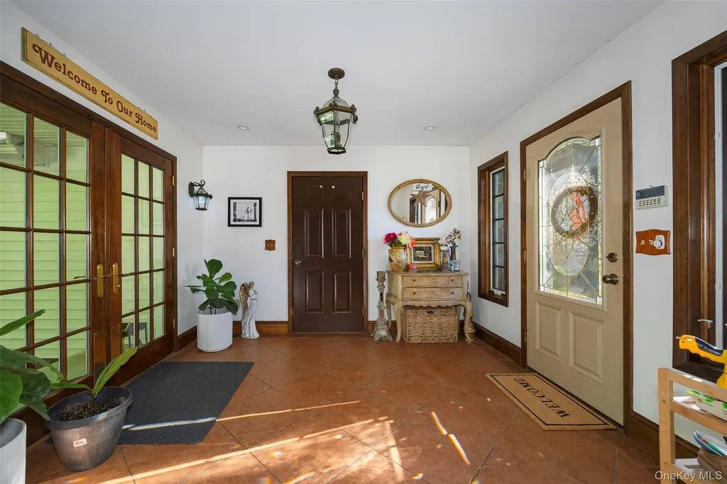 404 Gretna Road Hyde Park NY 12538