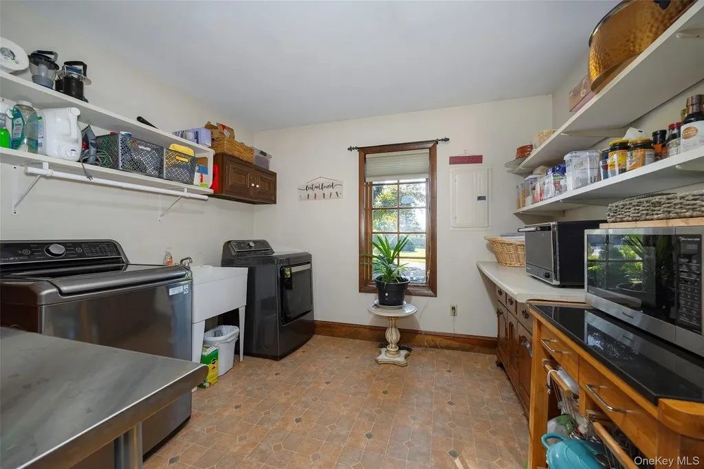 404 Gretna Road Hyde Park NY 12538