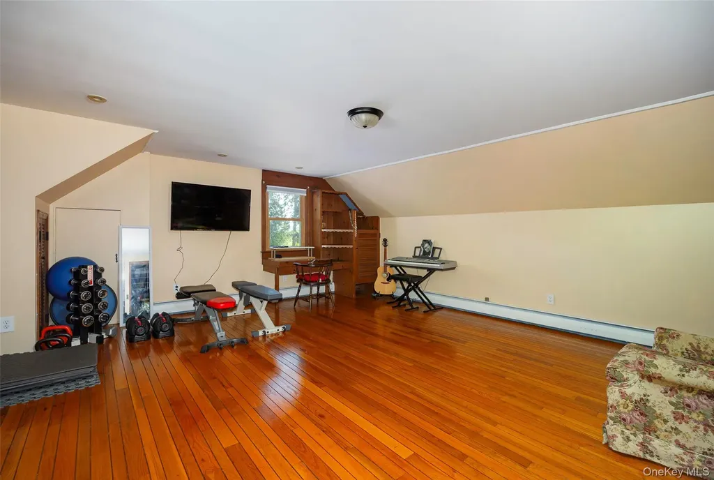 404 Gretna Road Hyde Park NY 12538
