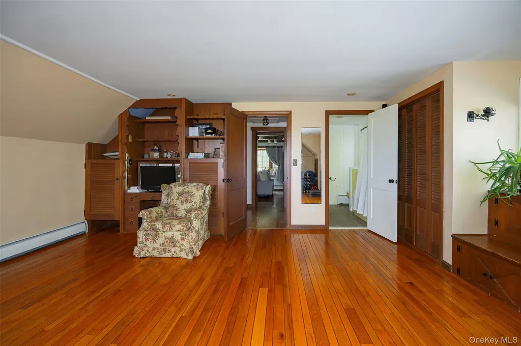 404 Gretna Road Hyde Park NY 12538