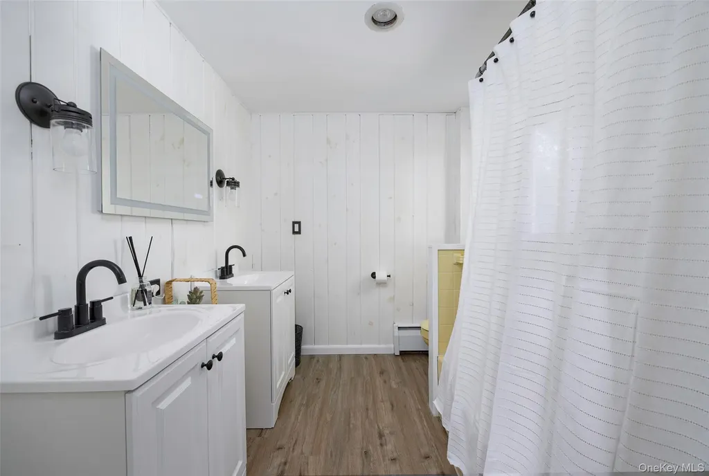 404 Gretna Road Hyde Park NY 12538