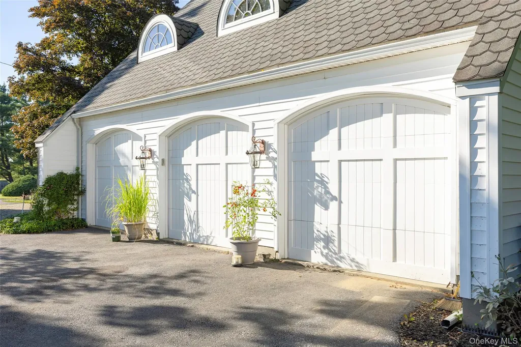404 Gretna Road Hyde Park NY 12538