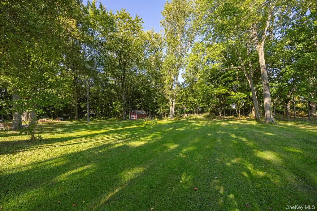 404 Gretna Road Hyde Park NY 12538