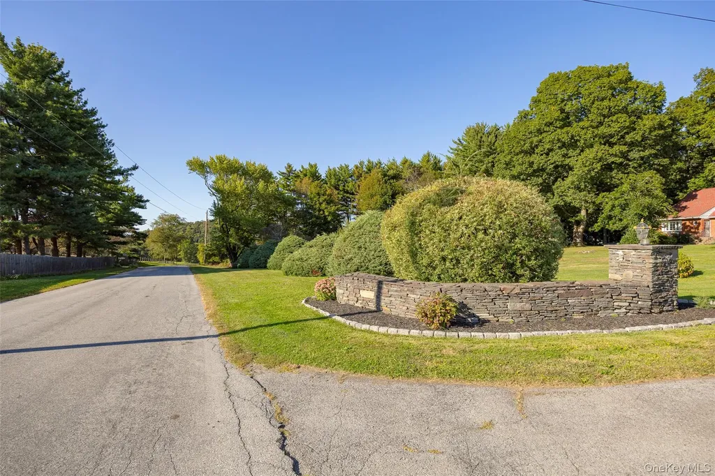 404 Gretna Road Hyde Park NY 12538