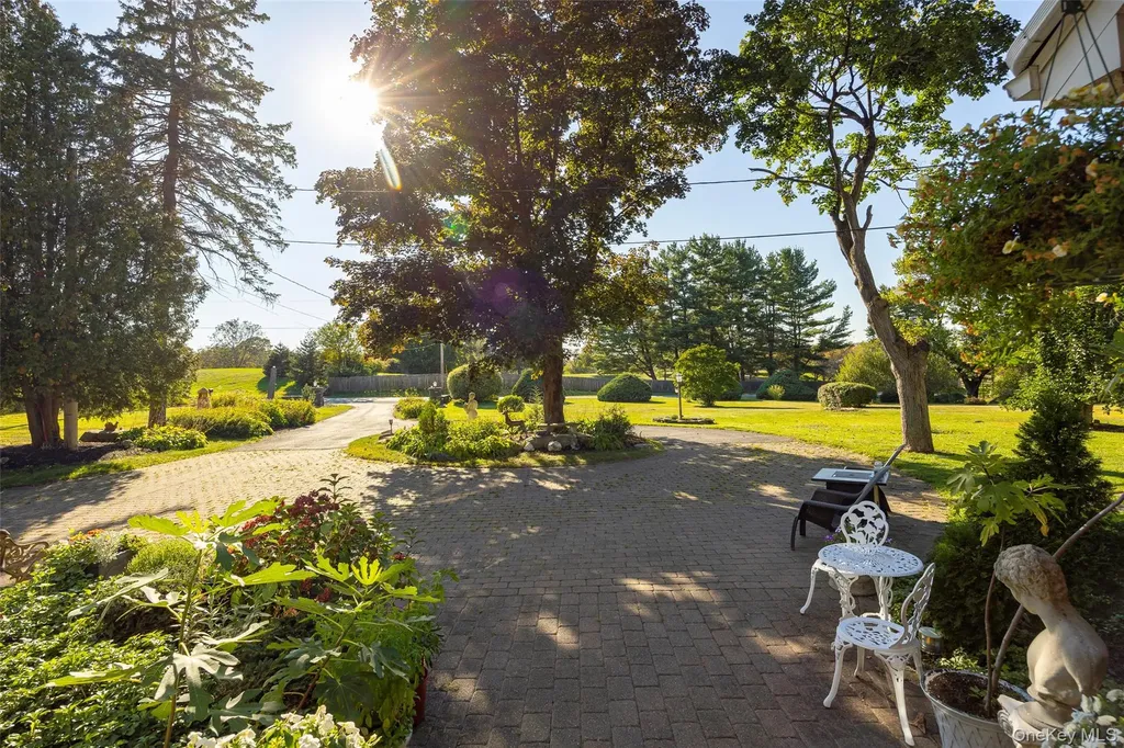 404 Gretna Road Hyde Park NY 12538
