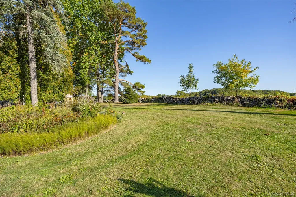 404 Gretna Road Hyde Park NY 12538