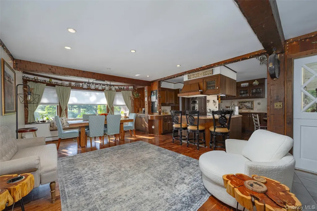 404 Gretna Road Hyde Park NY 12538