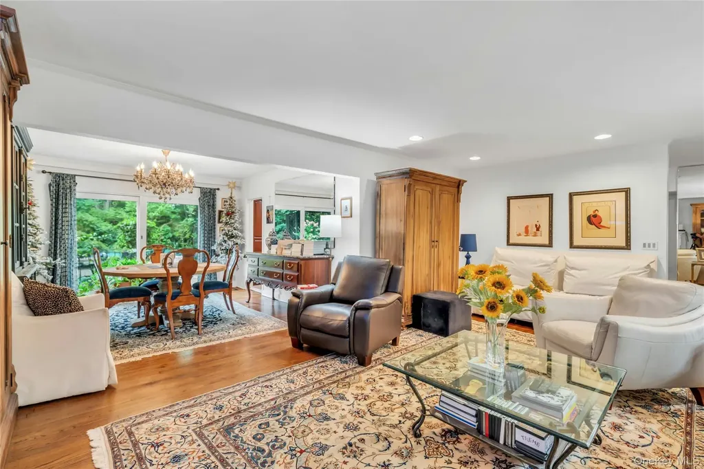 6 Harmony Road Huntington NY 11743