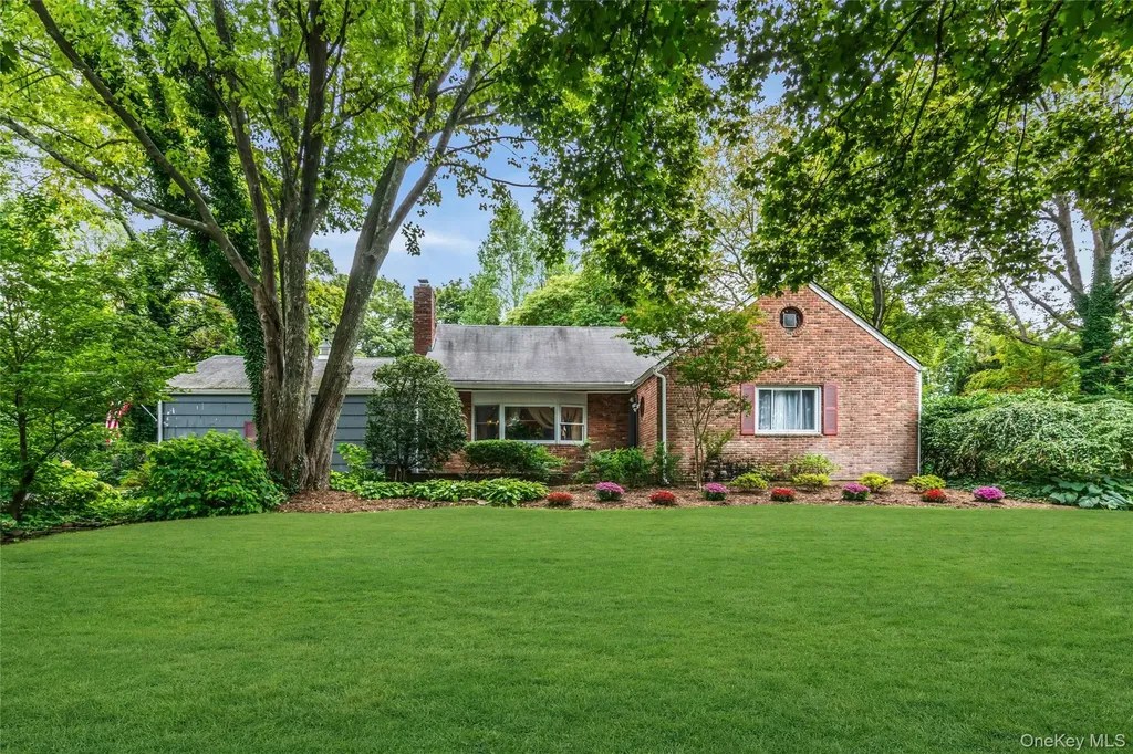 6 Harmony Road Huntington NY 11743
