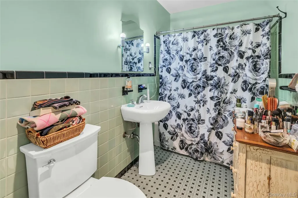 6 Harmony Road Huntington NY 11743