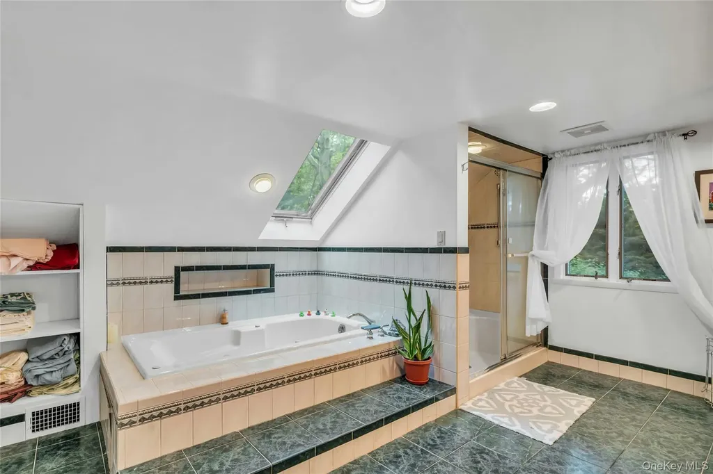 6 Harmony Road Huntington NY 11743
