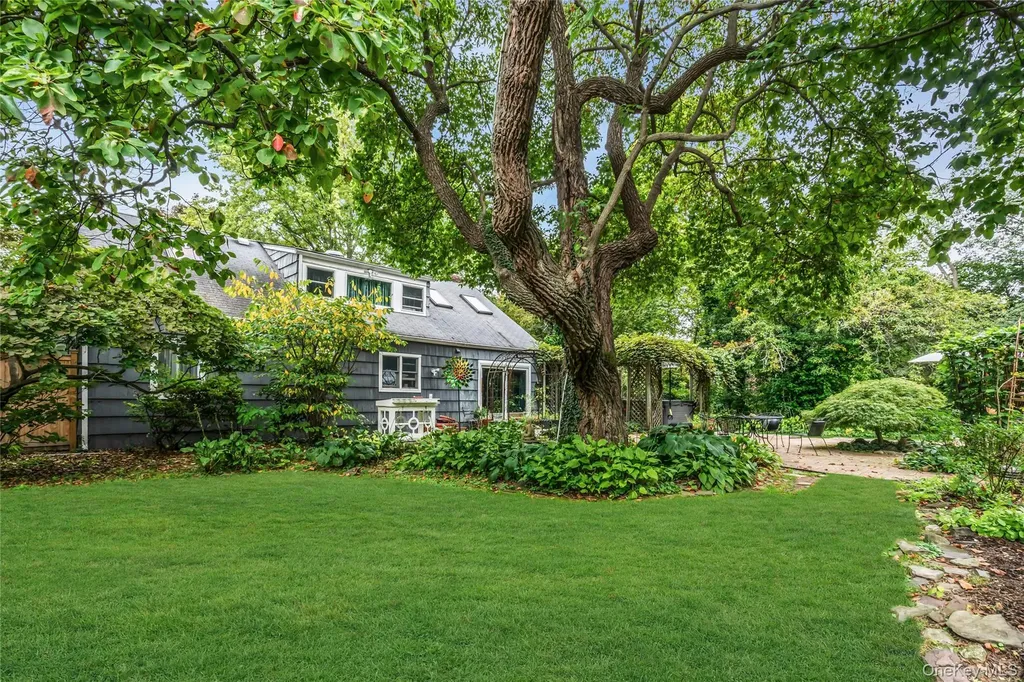 6 Harmony Road Huntington NY 11743